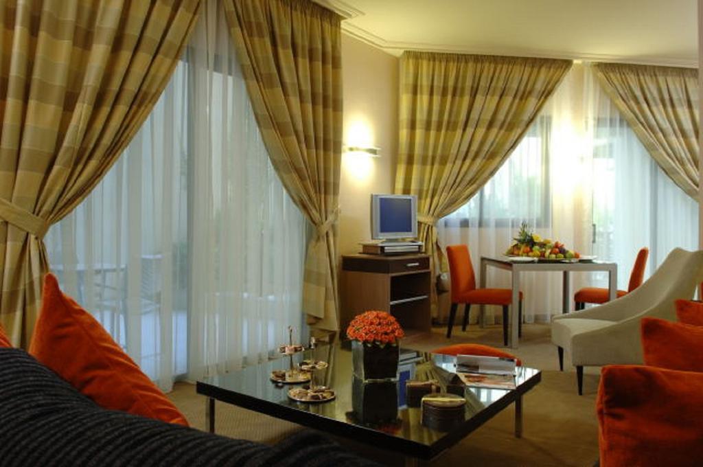 Regency Palace Hotel Jounieh Εξωτερικό φωτογραφία